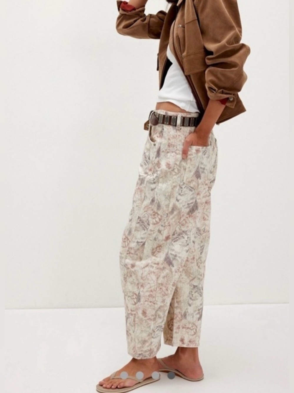 We The Free Good Luck Printed Barrel Jeans~ Cats - Picture 2 of 3